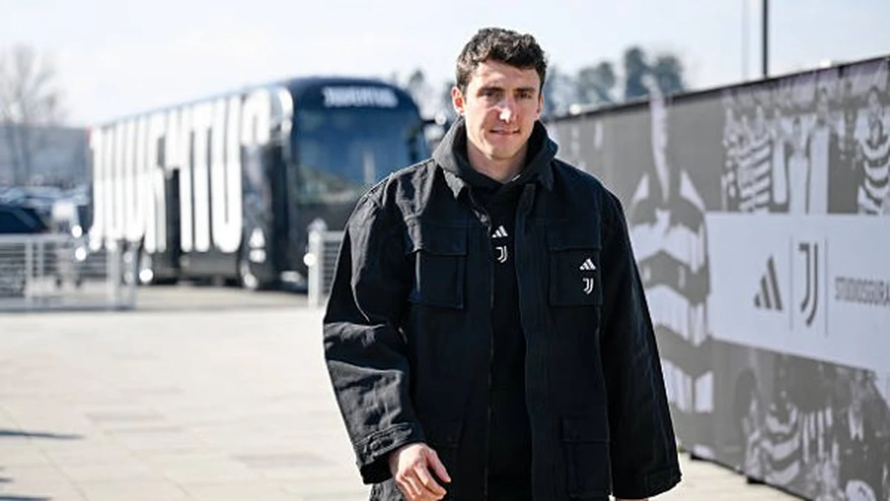 صراع إنجليزي.. يوفنتوس يطلب 60 مليون يورو لبيع كامبياسو